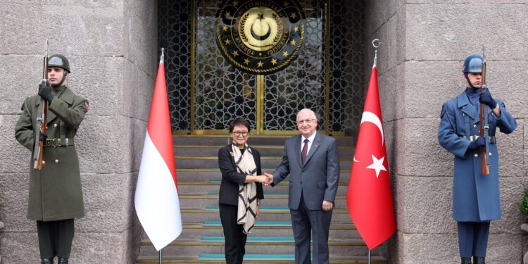 Millî Savunma Bakanı Güler, Endonezya Dışişleri Bakanı Marsudi İle Görüştü