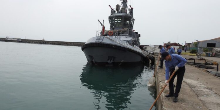 Deniz Kuvvetleri Komutanlığına Bağlı Birliklerden Deniz ve Kıyı Temizliği