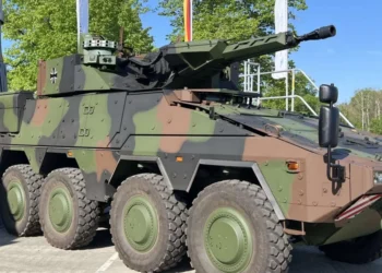 İlk Silah Taşıyıcı Araç Alman Ordusuna Teslim Edildi