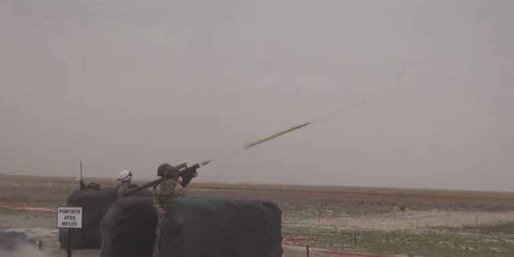 MSB, Deniz Kuvvetleri Komutanlığının “Stinger” Atışlarını Paylaştı