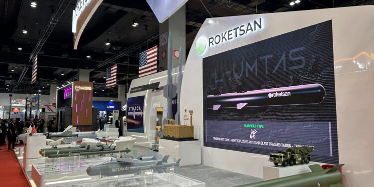 Roketsan, Güneydoğu Asya Ülkelerinin İhtiyaçlarına Yönelik Çözümlerini Malezya’da Sergiliyor