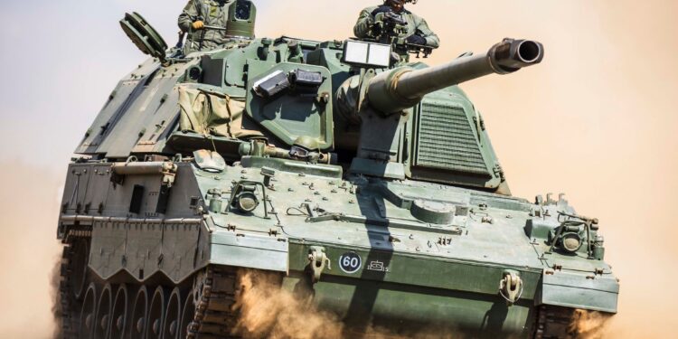 Panzerhaubitze 2000,