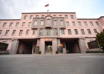 3 Disiplin Amiri ve 5 Teğmen TSK’dan İhraç Edildi 