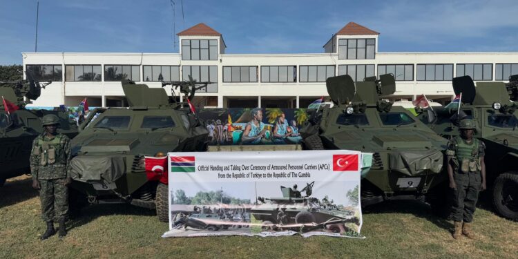 Türkiye, Gambiya’ya 17 Zırhlı Personel Taşıyıcı Teslim Etti
