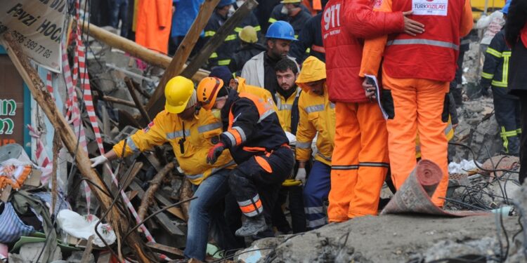 Sürdürülebilir Yaşam için Afetlerde Sağlık Hizmetlerinin Yönetimi