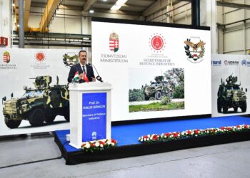 Türk Zırhlısı Ejder Yalçın 4×4 Macaristan’a Teslim Edildi