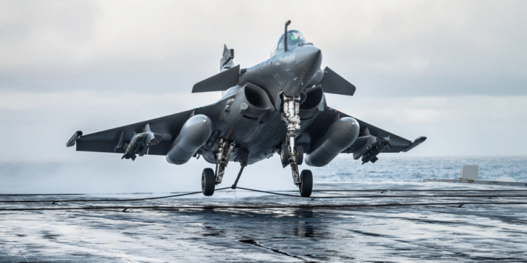 Hindistan ve Fransa 26 Adet Rafale Marine Savaş Uçağı için Anlaştı