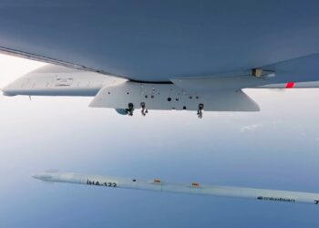 Bayraktar TB3 SİHA’dan Süpersonik Füzeyle Tam İsabet