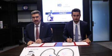 HAVELSAN Genel Müdürü Dr. Mehmet Akif Nacar ve KKB Genel Müdürü Gökhan Şahin.