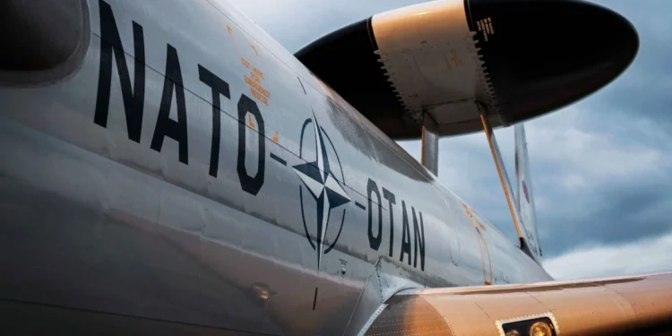 Hollanda Duyurdu! NATO AWACS Uçaklarından Vazgeçti