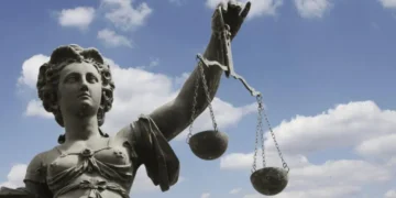 Yüksek Mevkideki Kamu Görevlilerinin Stratejik İstismarı