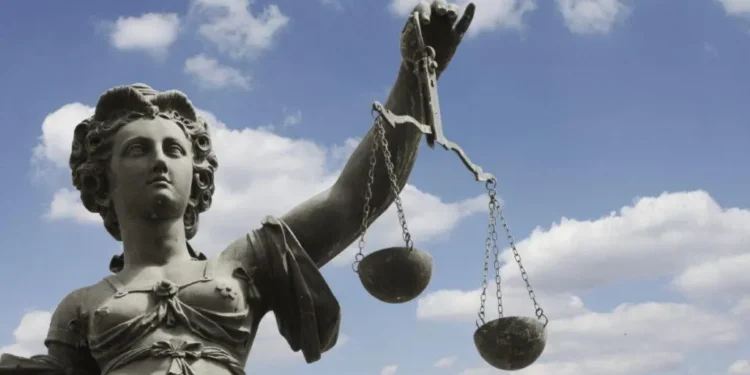 Yüksek Mevkideki Kamu Görevlilerinin Stratejik İstismarı