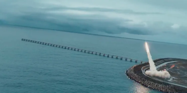 ROKETSAN TAYFUN Missile System Scores Direct Hit in Test Launch!