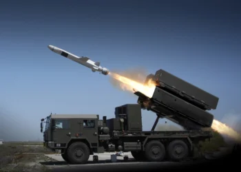 Kongsberg üretimi Naval Strike Missile NSM kıyı savunma sistemi füze fırlatma testi temsili görseli