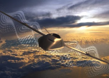 MQ-25 insansız hava aracı üzerinden MIDS JTRS ve Link 16 taktik veri bağı iletişimi illüstrasyonu.