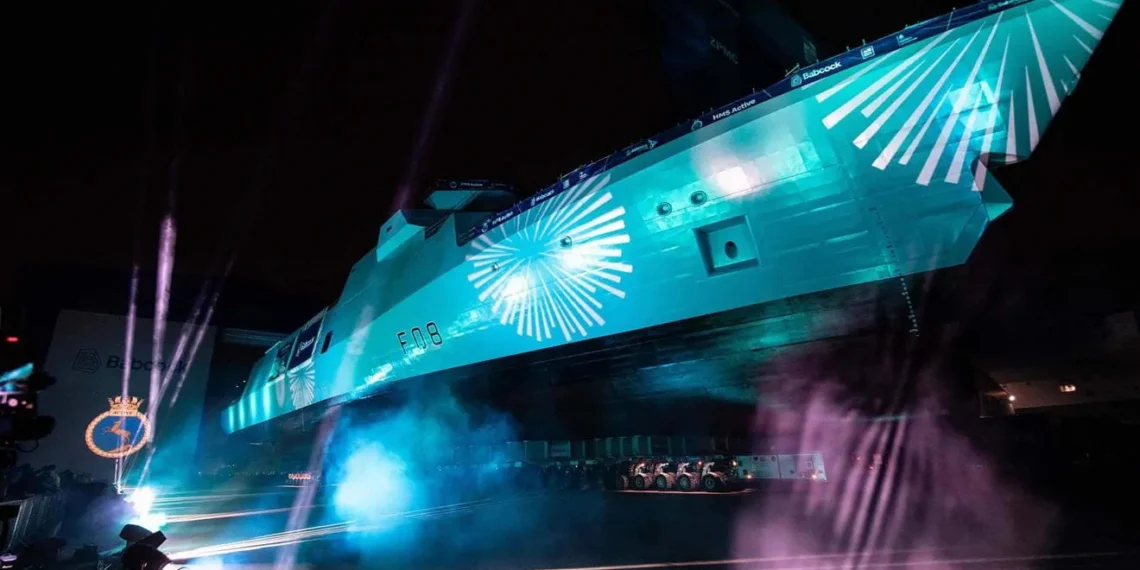 Babcock Rosyth tersanesinde montaj salonundan çıkarılan Type 31 sınıfı HMS Active fırkateyni.