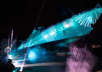 Babcock Rosyth tersanesinde montaj salonundan çıkarılan Type 31 sınıfı HMS Active fırkateyni.