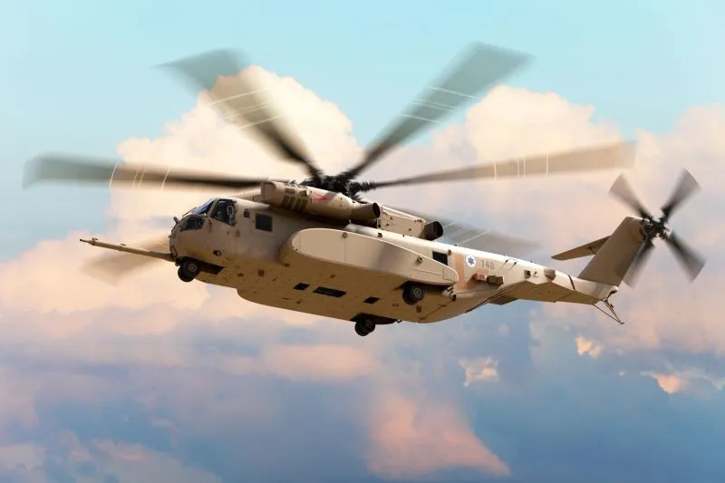 İsrail Hava Kuvvetleri için Elbit Systems tarafından yerli sistemlerle modernize edilecek olan CH-53K Pereh ağır nakliye helikopteri