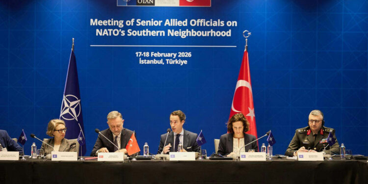 NATO’nun Güney Komşuluğu stratejisi İstanbul’da masaya yatırıldı. 17-18 Şubat 2026 tarihlerinde gerçekleşen üst düzey zirvede; Orta Doğu, Kuzey Afrika ve Sahel bölgesindeki terörizm tehdidi ile jeostratejik rekabete karşı "360 Derece Güvenlik" ve savunma kapasitesi inşası konularında mutabakat sağlandı.