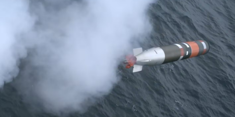 Royal Canadian Navy conducts successful test fire of the Mark 54 lightweight torpedo from HMCS Regina.