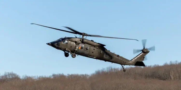 DARPA ALIAS programı kapsamında geliştirilen otonom Sikorsky MATRIX Black Hawk helikopteri uçuş esnasında.