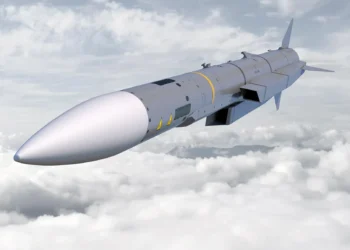 MBDA üretim tesislerinde kapasitesi artırılan gelişmiş füze sistemleri ve savunma teknolojileri.