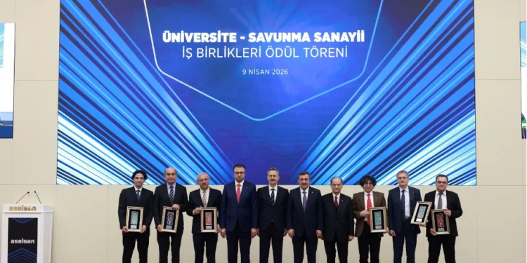 ASELSAN University-Defense Industry Collaboration Award Ceremony with Vice President Cevdet Yılmaz, SSB President Haluk Görgün, and CEO Ahmet Akyol at ASELSAN Technology Hub.