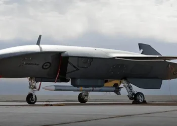 Rheinmetall ve Boeing ortaklığı kapsamında Almanya'ya sunulan MQ-28 Ghost Bat insansız muharebe uçağı.