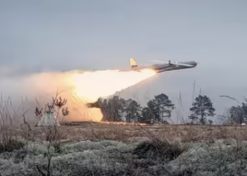 Rheinmetall ve Destinus ortak girişimi tarafından geliştirilen yeni nesil füze sisteminin fırlatılma anı.