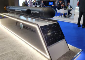 ROKETSAN showcases AKYA heavyweight and ORKA lightweight torpedoes at UDT 2026 in London.