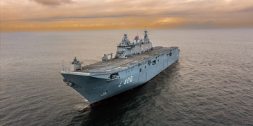 Navantia ve MSB Tersaneler Genel Müdürlüğü arasında imzalanan bakım anlaşması kapsamında TCG ANADOLU amfibi hücum gemisi deniz üzerinde.