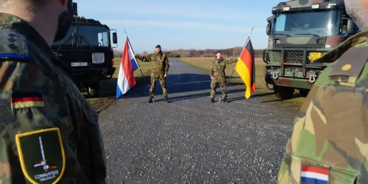 1. Alman-Hollanda Kolordusu (1GNC) askerleri, Baltık savunması kapsamındaki ortak eğitimleri sırasında.