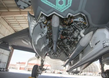 Belçika F-35 uçakları için AMRAAM füze tedarik süreci ve gövde içi mühimmat yerleşimi.