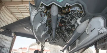 Belçika F-35 uçakları için AMRAAM füze tedarik süreci ve gövde içi mühimmat yerleşimi.