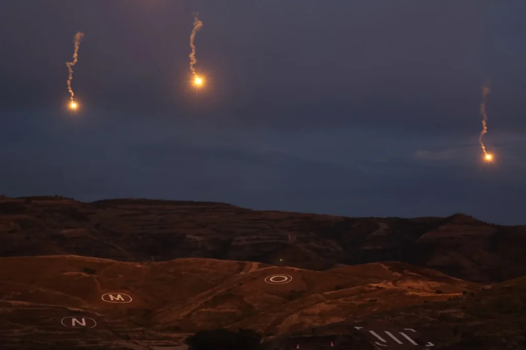 EFES-2026 Tatbikatı gece safhasında icra edilen atışlı harekât.