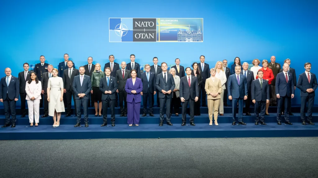 19 Mayıs 2026 tarihinde düzenlenen NATO Genelkurmay Başkanları toplantısına katılan heyetin aile fotoğrafı.