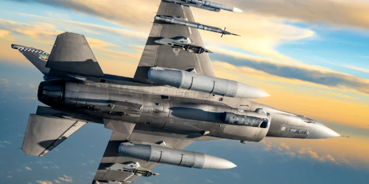 Northrop Grumman tarafından 21 ülkenin F-16 filosuna sağlanacak APG-66 ve APG-68 radar mühendislik desteği kapsamındaki F-16 savaş uçağı.