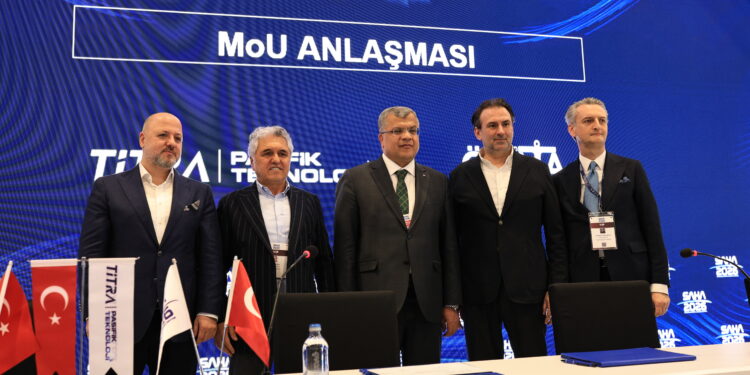 Pasifik Teknoloji ve Özata Tersanesi arasında SAHA EXPO 2026 bünyesinde imzalanan insansız deniz araçları ve otonom sistemler iş birliği protokolü.