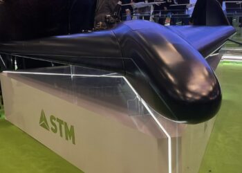 STM tarafından geliştirilen 1000 kilometre menzilli yeni kamikaze İHA KUZGUN SAHA EXPO 2026 standında.