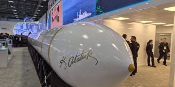 SAHA EXPO 2026 fuarında sergilenen Yıldırımhan Balistik Füzesi