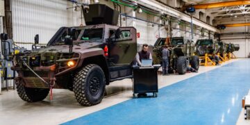Otokar'ın Romanya'da devraldığı Automecanica SA Mediaş tesislerindeki COBRA II üretim hattından ilk kareler.