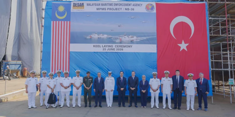 DESAN Tersanesi Malezya Sahil Güvenlik Komutanlığı MPMS 2 Çok Maksatlı Sahil Güvenlik Gemisi kızağa koyma töreni