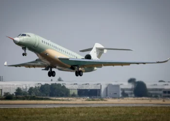 Dassault Falcon 10X ilk uçuş testi
