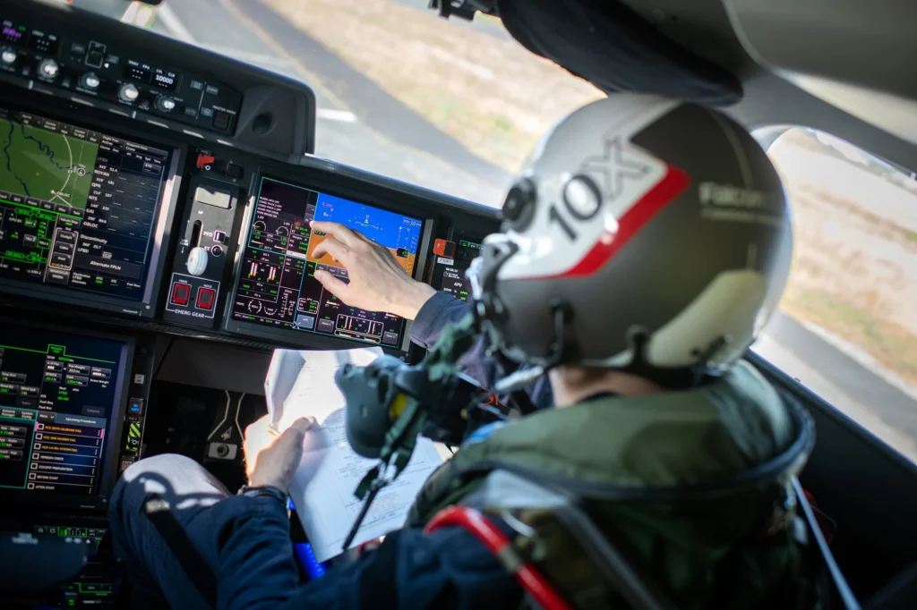 Dassault Falcon 10X kokpit içi test uçuşu ve aviyonik ekranlar
