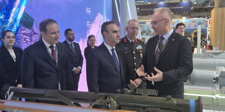 Turkish Minister of Industry and Technology Mehmet Fatih Kacır visits Turkish defence stands at Eurosatory 2026 in Paris.