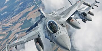 NATO’nun Baltık Kalesi Polonya analizi için gökyüzünde uçuş yapan Polonya Hava Kuvvetleri'ne ait F-16 savaş uçakları.
