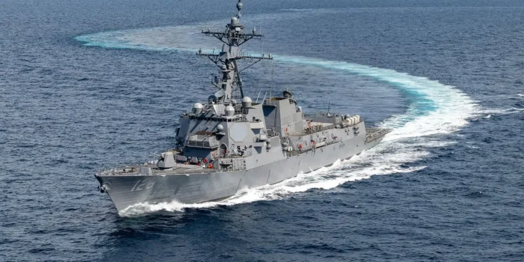 SPY-6 radar sistemi entegre edilen ABD Donanması'na ait USS Ted Stevens (DDG 128) destroyeri.