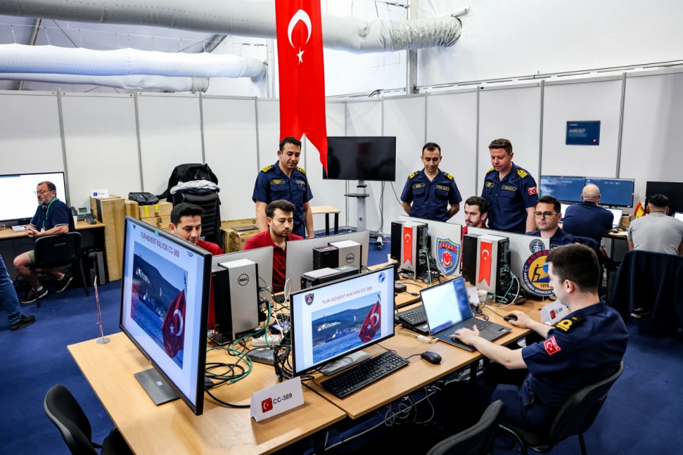 HAVELSAN NATO CWIX tatbikatı kapsamında ADVENT KALYON sistemini test eden askeri personel.