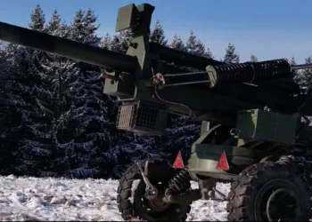 MKE tarafından geliştirilen 105 mm hafif çekili obüs BORAN, zorlu arazi koşullarında test ediliyor.