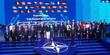 NATO Zirvesi'nde Türkiye'nin de katıldığı savunma projeleri imza töreni.